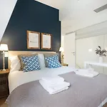 Guestready - Modern And Exquisite Near Estrela Appartement Lissabon
